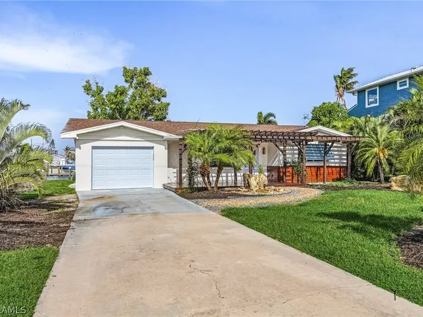 2579 Sanibel Blvd, Saint James City, FL 33956