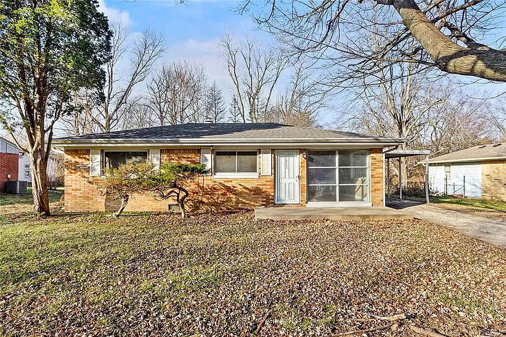 3 bed, 950 sqft, $1,300 — Photo 1
