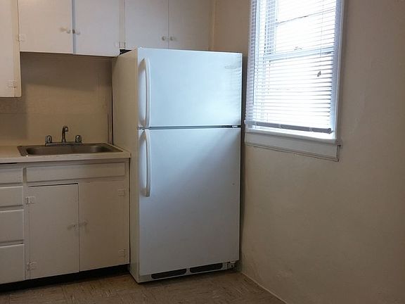 4th image of 125 S 4th St E APT 5