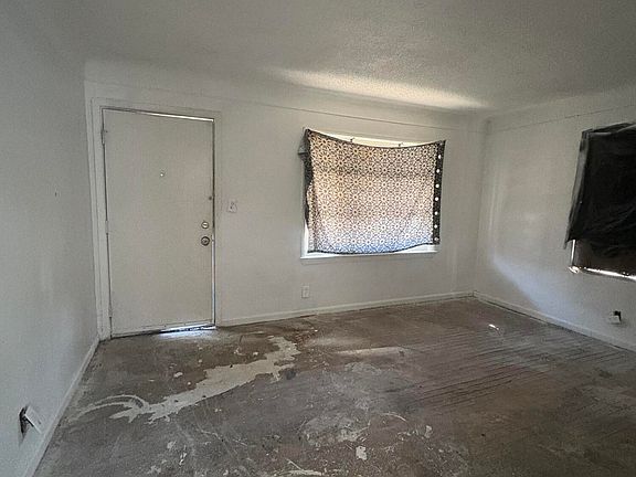 3rd image of 19951 Rosemont Ave