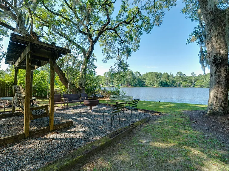 307 Doe Run Cir — Photo 96