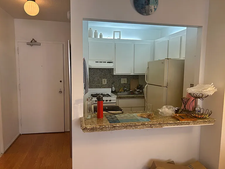5500 Friendship Blvd #1725N — Photo 9