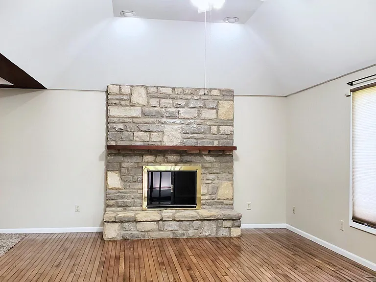 5990 Kirkwall Ct W — Photo 9