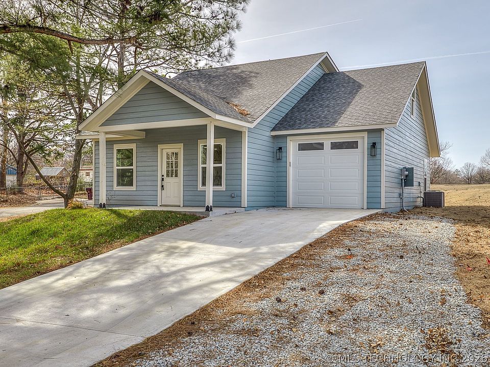 1st image of 1701 E McGill Cir