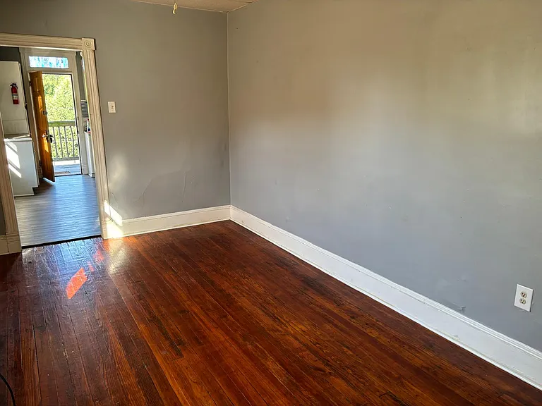 546 Salem Ave #1 — Photo 9