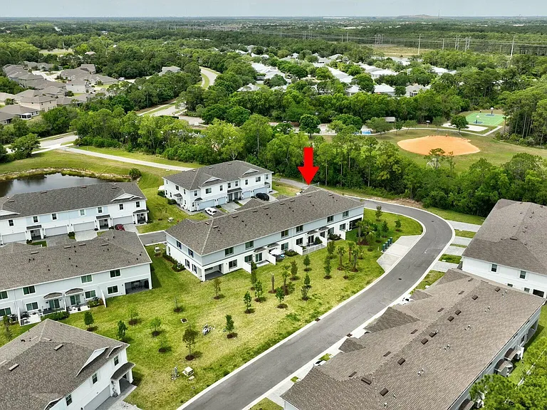 601 NE Waters Edge Ln — Photo 54