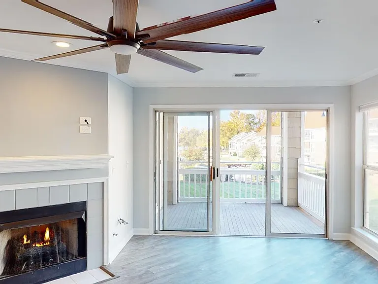 1105 Torrence Cir — Photo 15