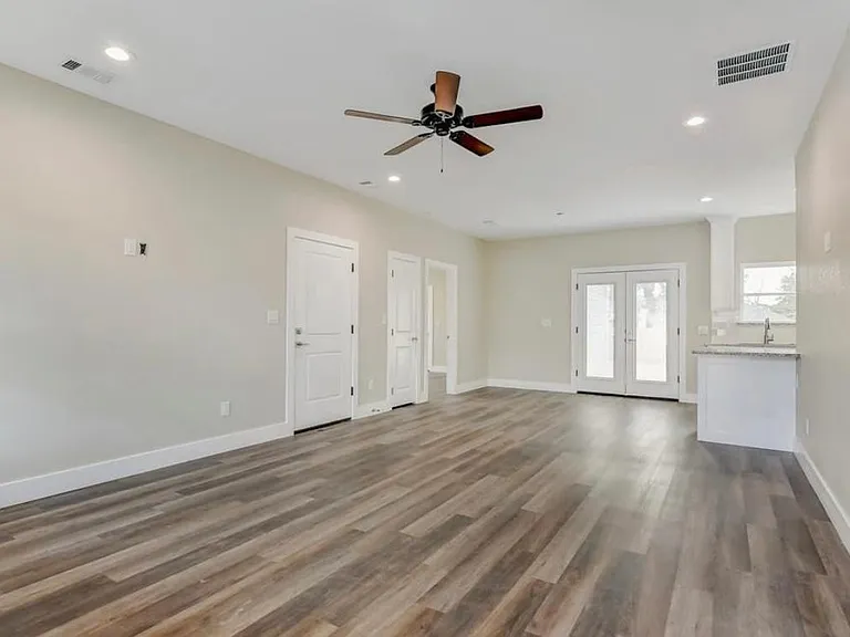 920 W Coffin St — Photo 2