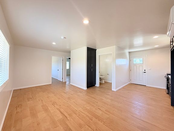 4th image of 714 Blake St #2
