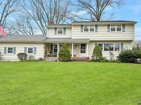 145 Lynn St, Harrington Park, NJ 07640