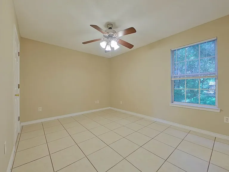 2560 Kingston Rd — Photo 9