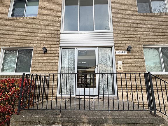 2nd image of 37102 Aberdeen Dr #10/42
