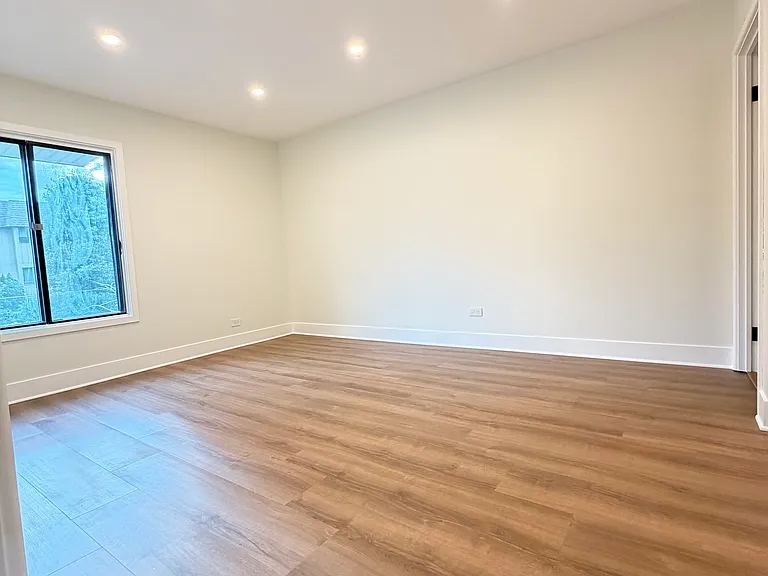 7353 Blackburn Ave #206 — Photo 16