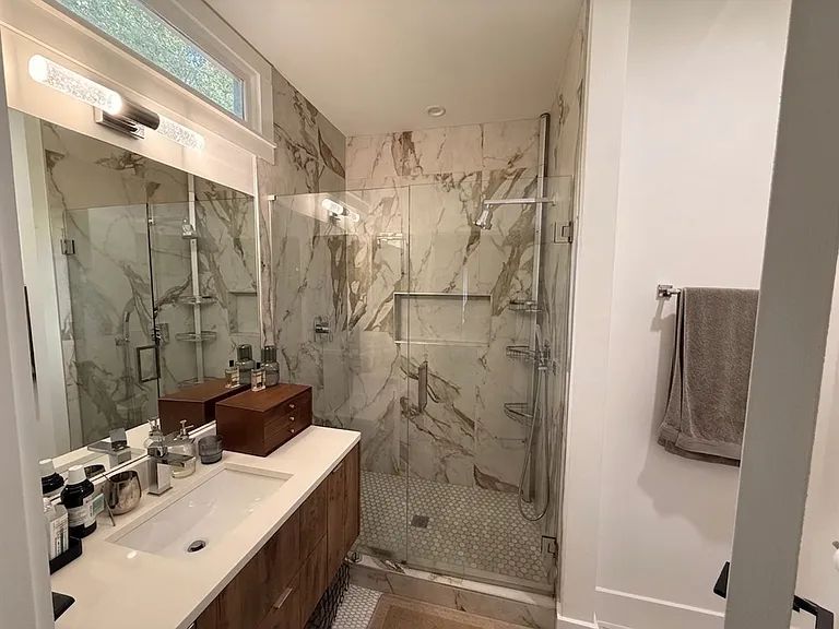 608 Woodward Ave SE — Photo 6