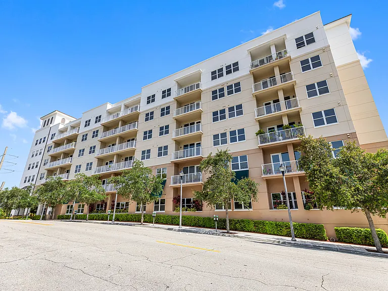Evernia Place — Photo 23