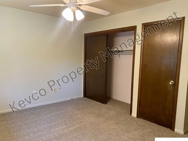 2805 Redwing Rd — Photo 8