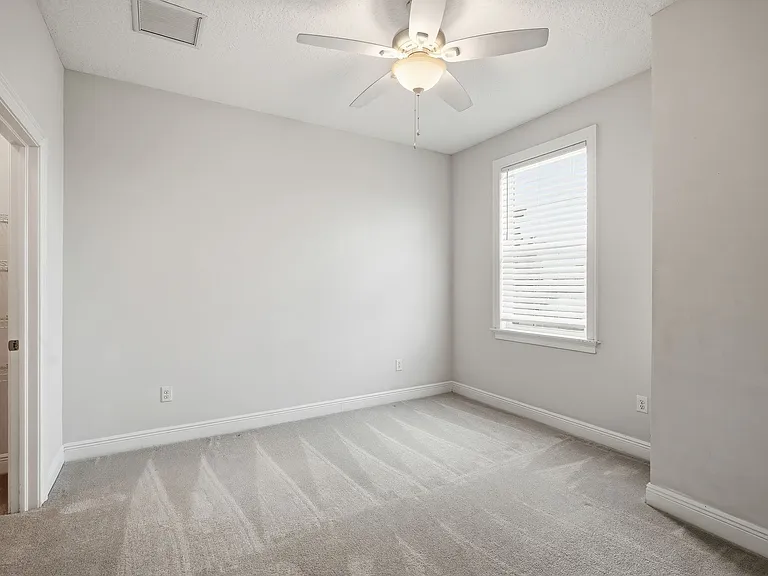 2411 W Fig St #1 — Photo 12