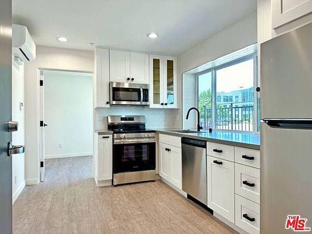 1st image of 10560 Santa Monica Blvd