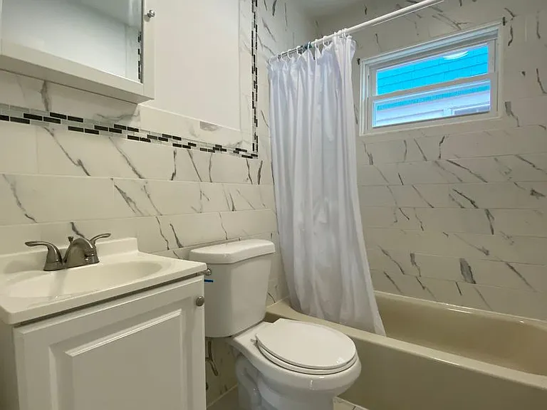 1239 Washington Ave — Photo 6
