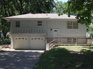 229 SE Westminister Rd, Blue Springs, MO 64014