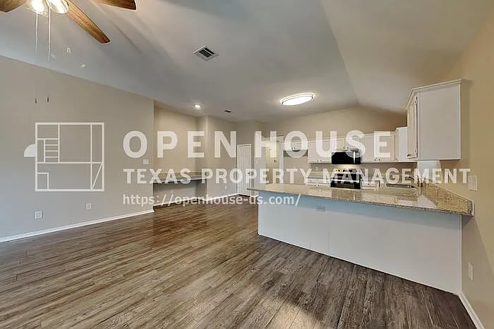 3604 Crestcreek Ct — Photo 5