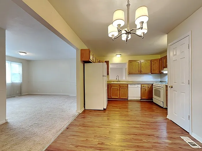 11199 Lantern Rd — Photo 8