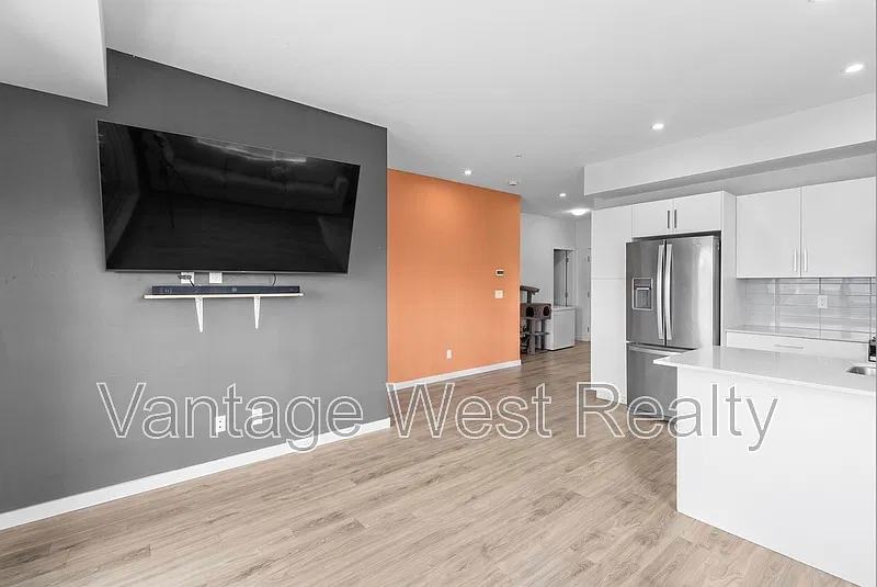 2 bed, 2.0 bath, 903 sqft, $2,195 — Photo 3