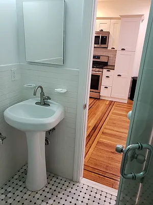 Rented by BELLMARC | media 9