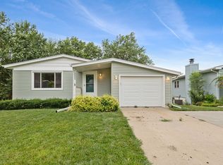 5049 Grassridge Rd, Lincoln, NE 68512
