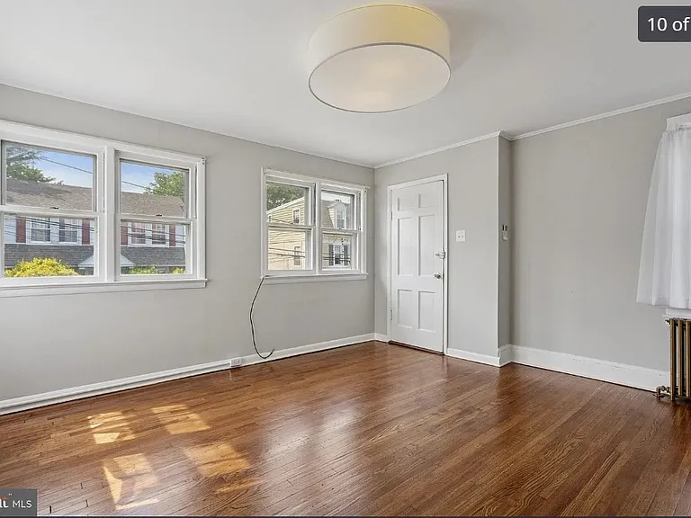 19 S Warner Ave — Photo 5