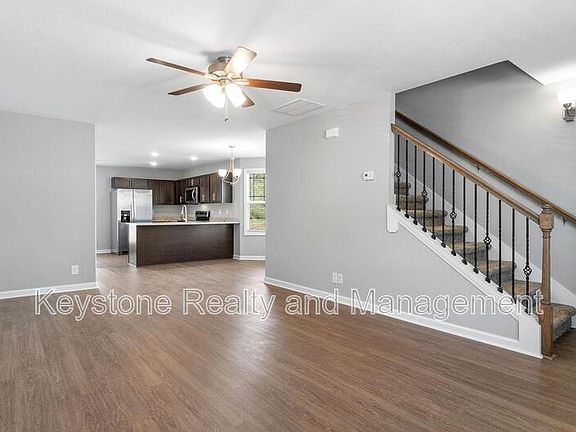 4th image of 206 Woodland Valley Ln