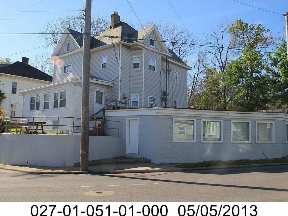 1st image of 137 1/2 Lexington Ave