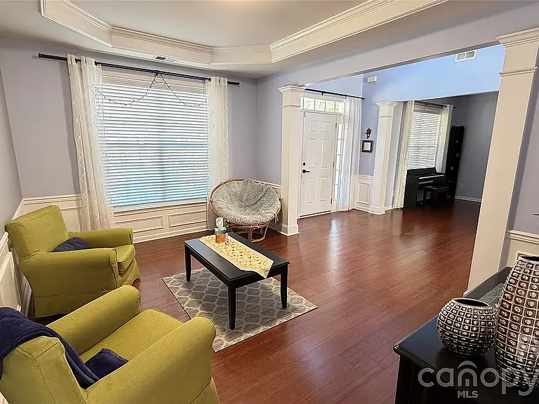 9542 Oswald Ln — Photo 37