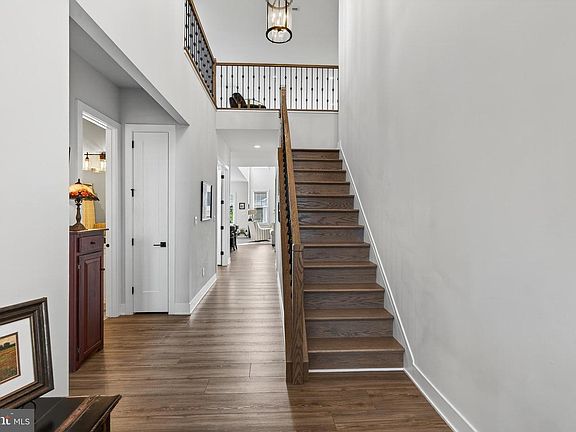 3rd image of 204 Equestrian Way