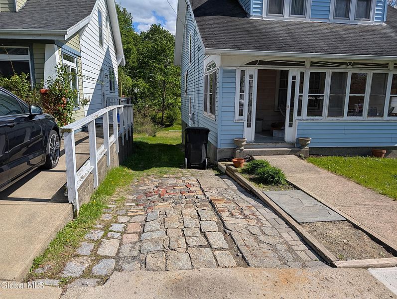 2nd image of 18 Griswold Avenue