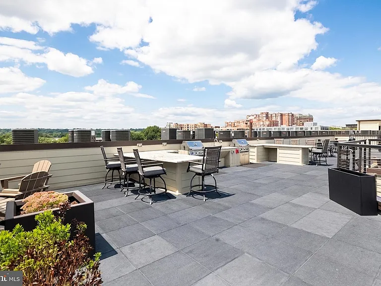 701 N Henry St #206 — Photo 51