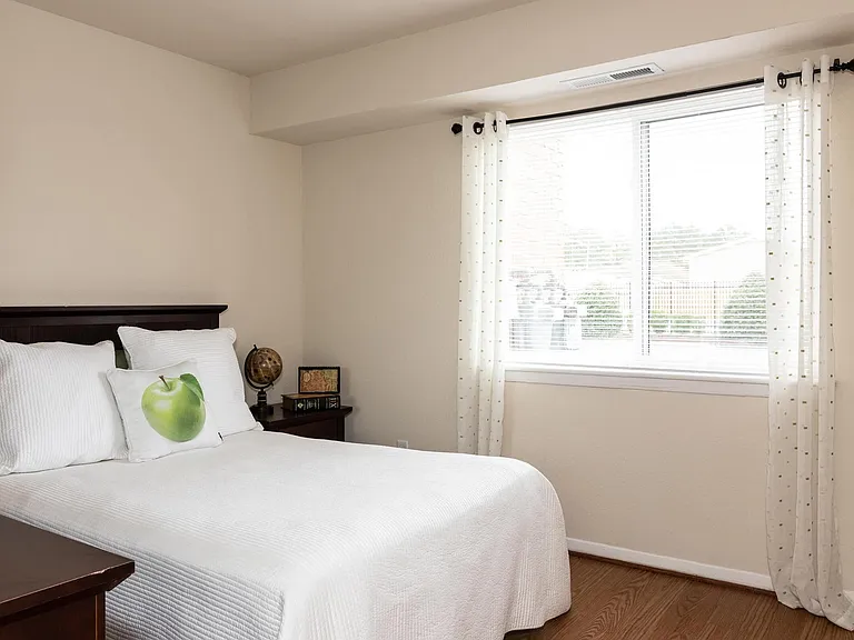 Patriot Pointe Apartments — Photo 9