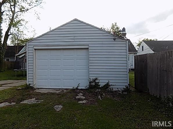 1822 Johnson St, South Bend, IN 46628