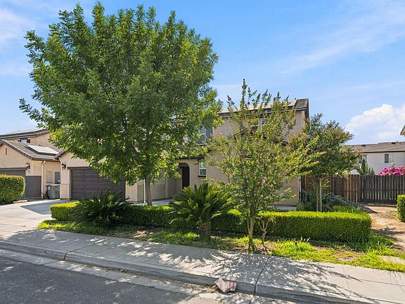 3rd image of 104 Corona Dr