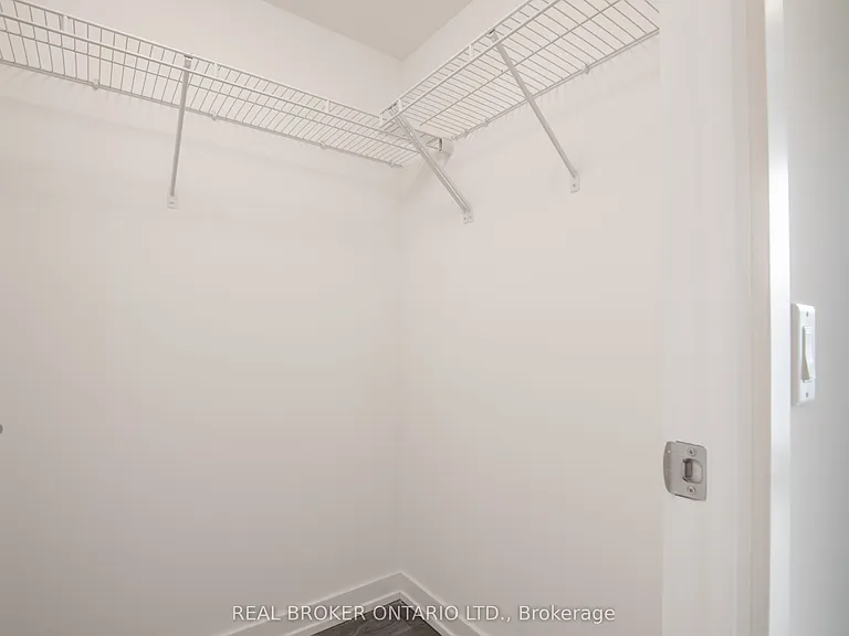 55 Duke St W #1101 — Photo 11