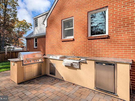4th image of 10 Westmoreland Pl