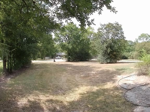 5th image of 2001 Cedarwood Dr