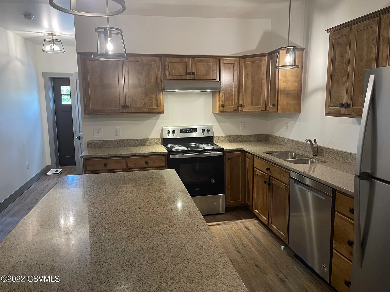 3 bed, 1050 sqft, $1,000 — Photo 2