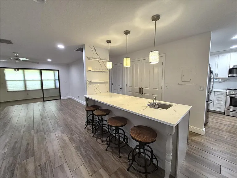 160 Joanne Pl — Photo 13