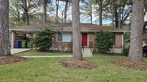 136 Hillsdale Dr SE Photo 1