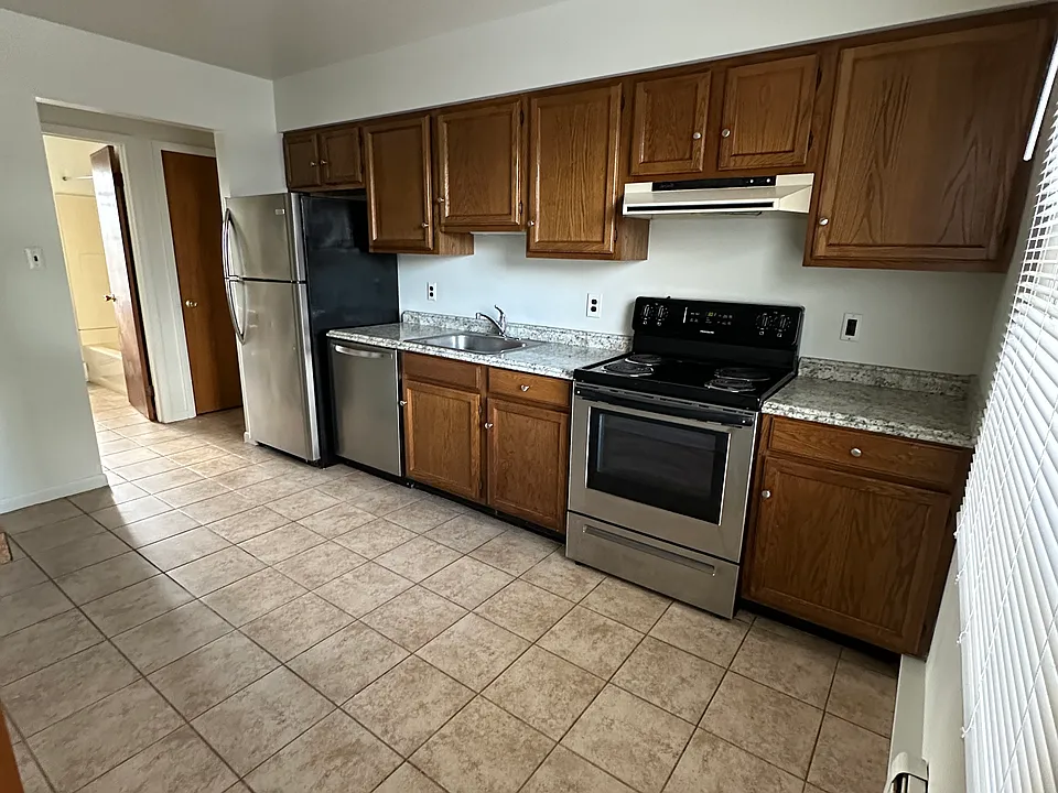 101 E Clayton Ave #8