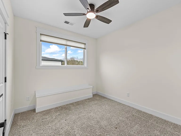 135 Max Lane Dr — Photo 20