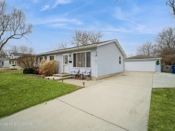 36354 N Edgewood Dr, Gurnee, IL 60031