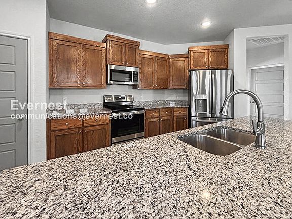 4th image of 702 Freedom Cir