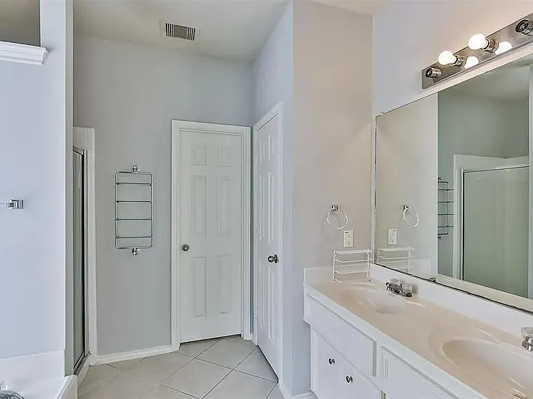 13002 Misty Bay Ln — Photo 18